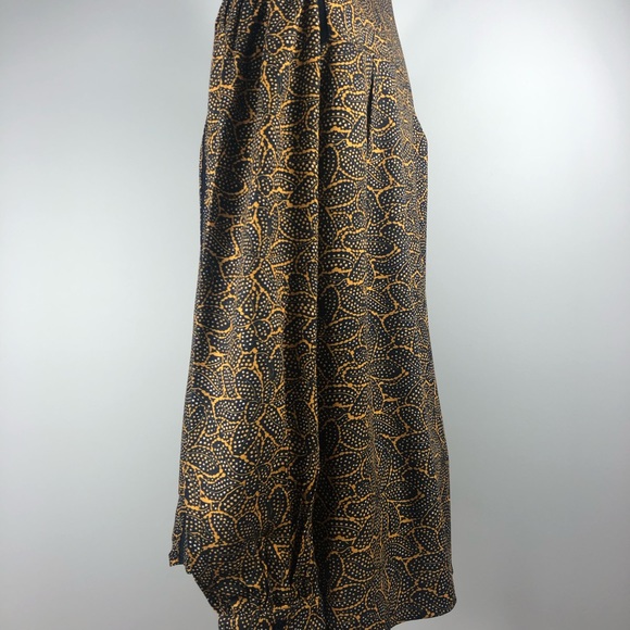 hinge Blouse - Picture 2 of 8